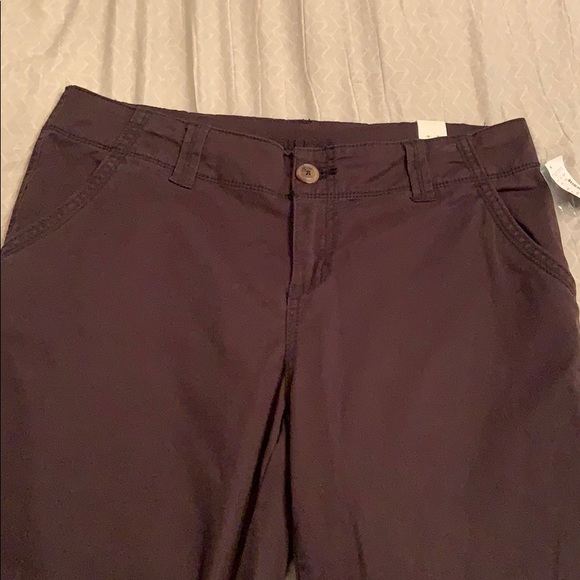 Maurices Pants - NWT Maurices Crops 11/12